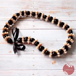 Cowry Seashell Black Kukui Nut Hawaiian Lei