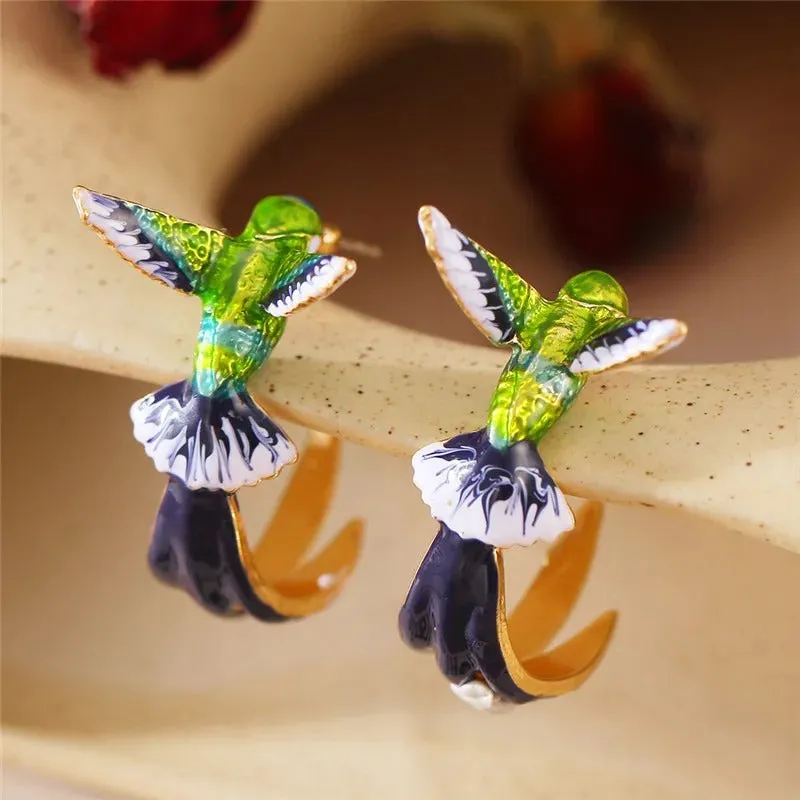 Delicate Nature-Inspired Hummingbird Design Earrings