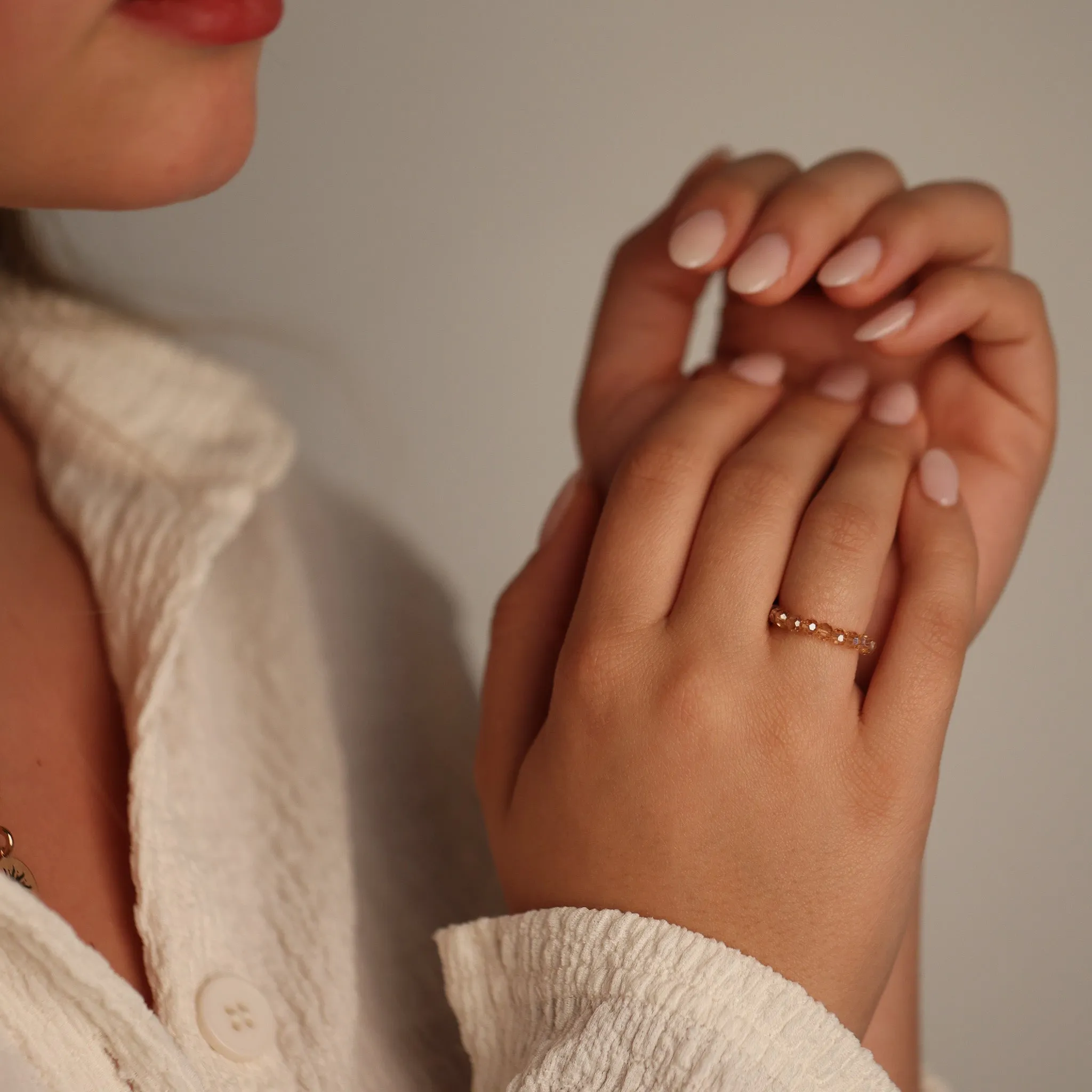 EARTHSTONE STRETCH RING - AMBER CRYSTAL