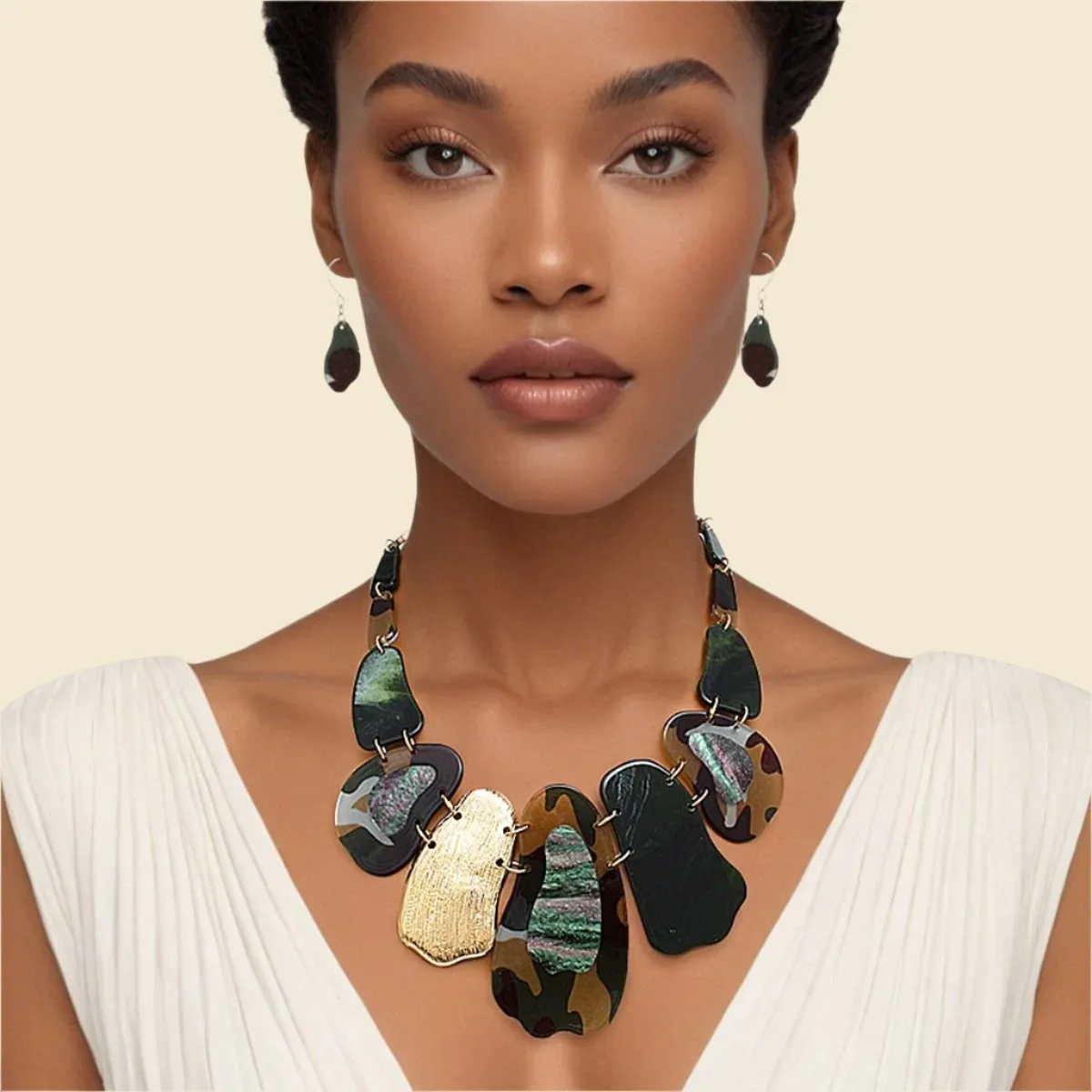 Necklace Set: Bold Green Chic for Any Occasion