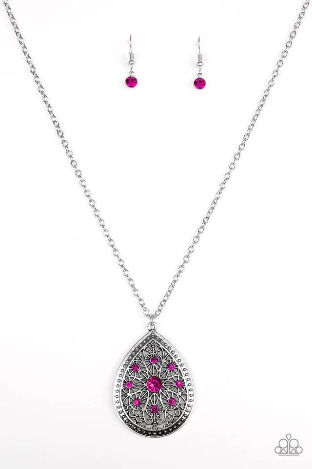 Paparazzi Necklace ~ I Am Queen - Pink