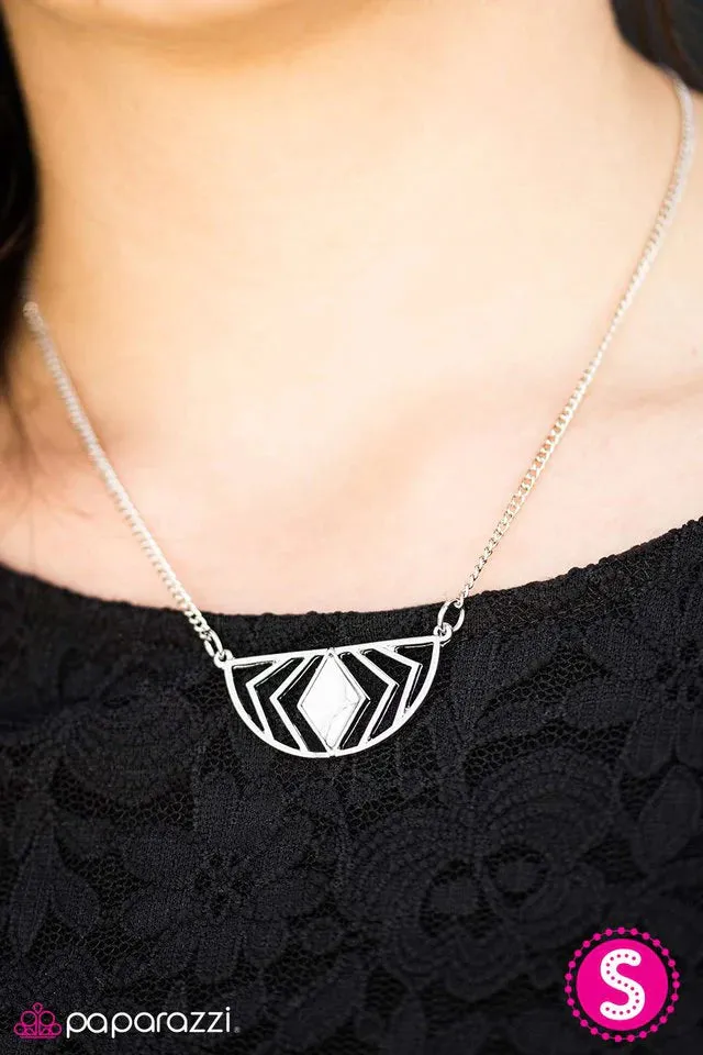 Paparazzi Necklace ~ On The GEO - White