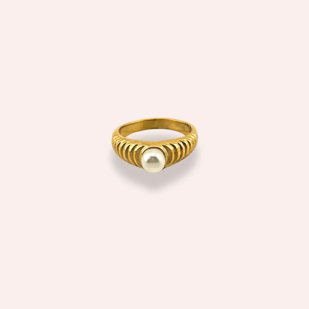 Pearl Carved Ring