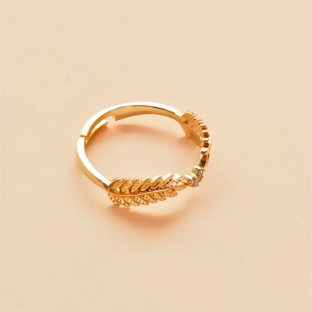 R622 - Elegant Feather Ring