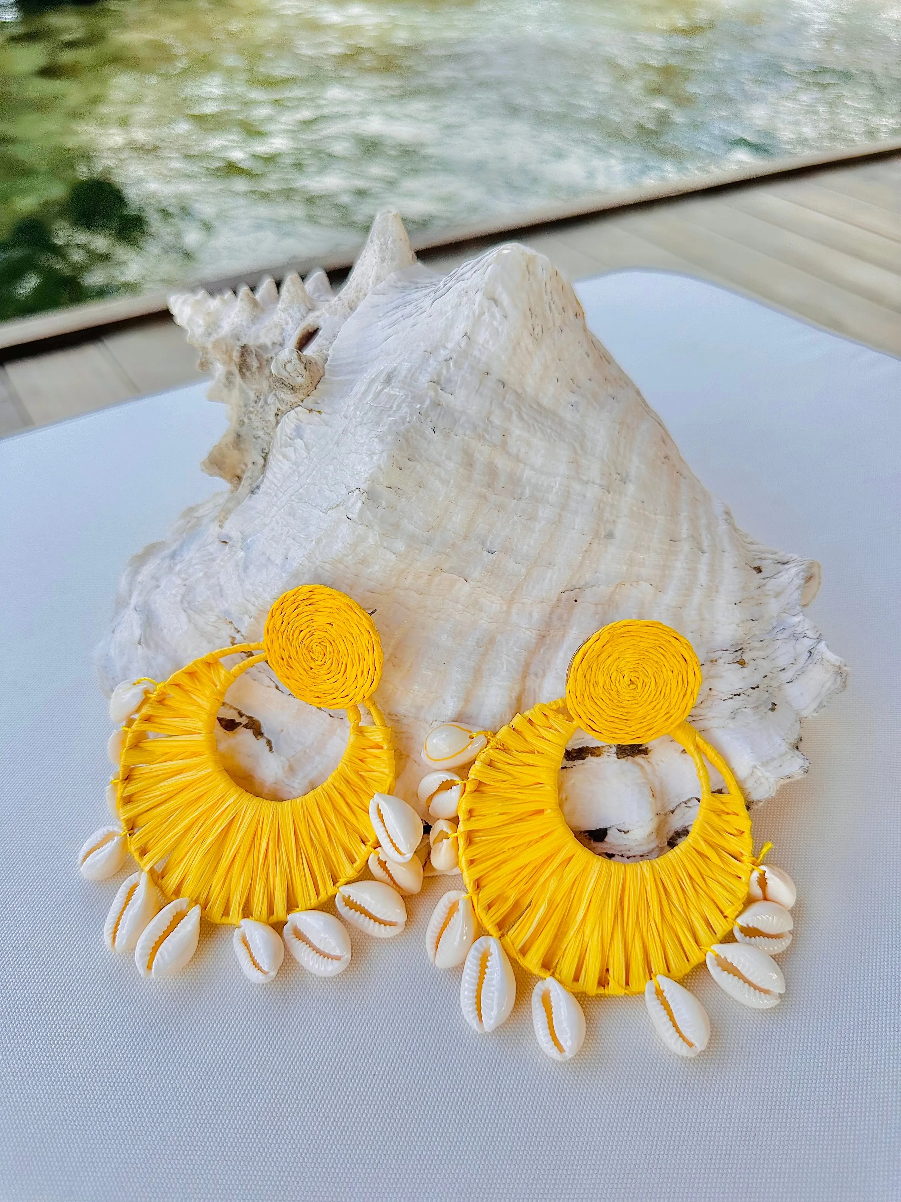 Seashells Earrings (Yellow)