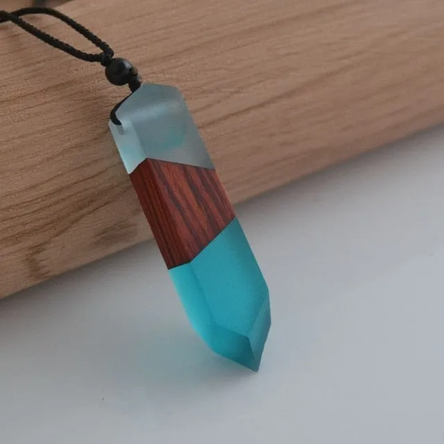 Vintage fashionable wood resin necklace pendant