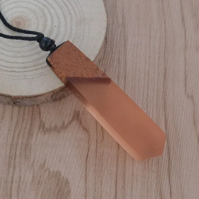 Vintage fashionable wood resin necklace pendant