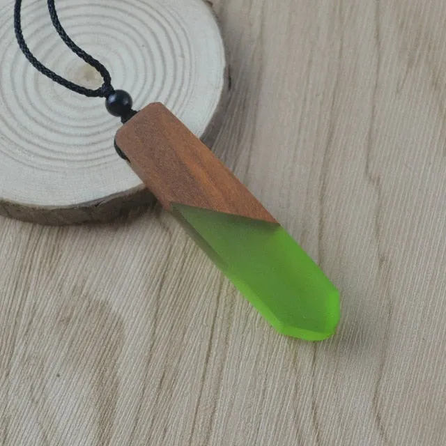 Vintage fashionable wood resin necklace pendant