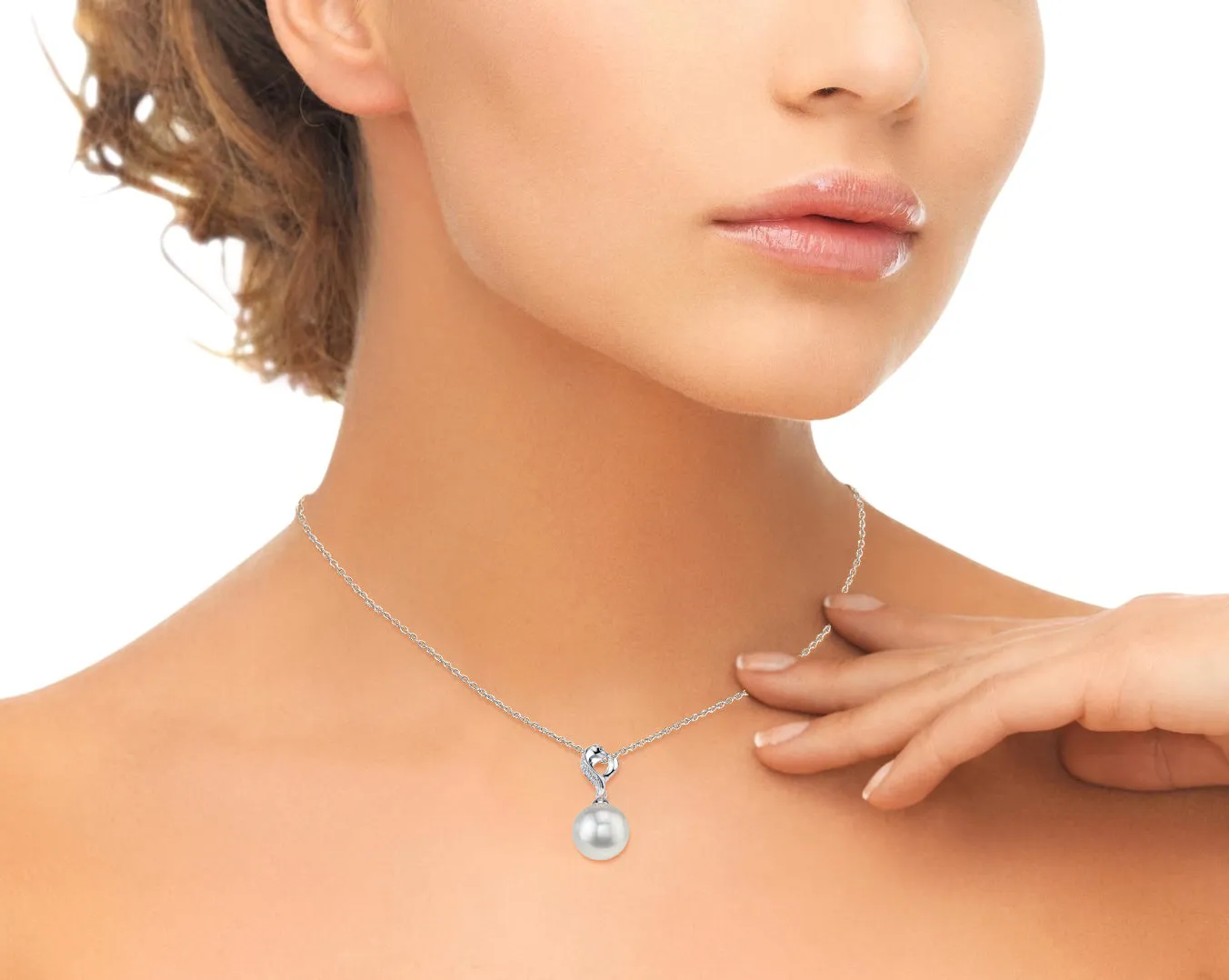 White South Sea Pearl & Diamond Yearn Pendant